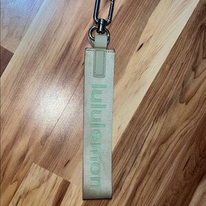 DISCONTINUED lulu never lost key chain